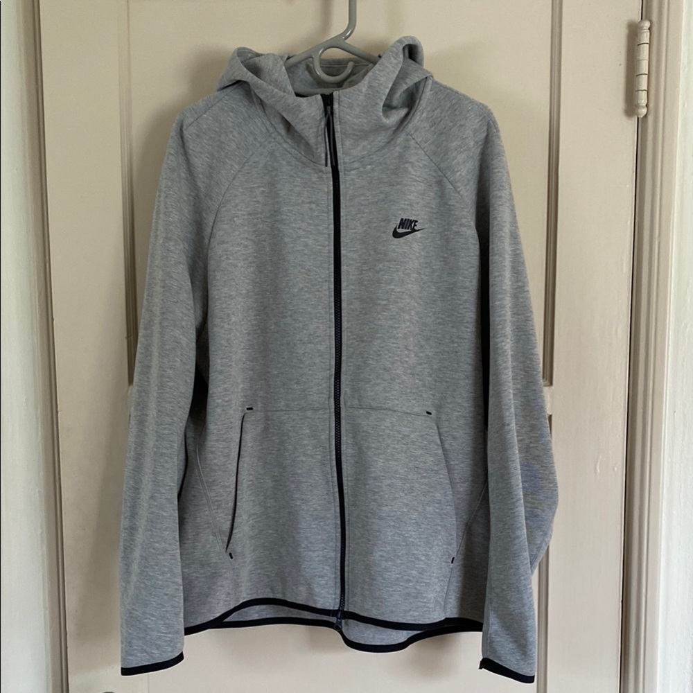 Nike Men’s Tech Fleece, Heather grey full zip hoodie, XL